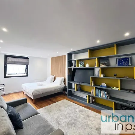 Urban Flat 168 - Spacious 1-Bedroom Apartment In Paris-3